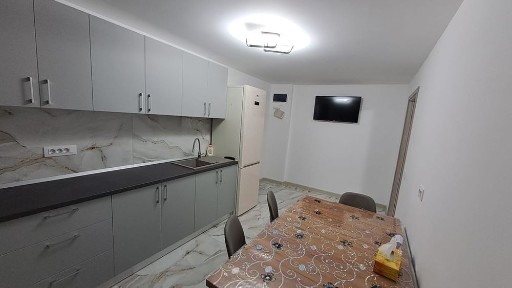 Inchiriez apartament regim hotelier