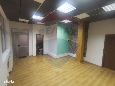 DE ÎNCHIRIAT - Spațiu comercial 34 mp, Piața Revoluției, Baia Mare