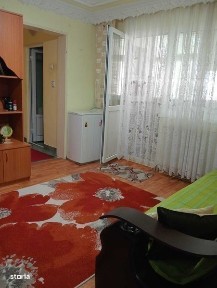 vand apartament 3 camere, semidecomandat, et.1