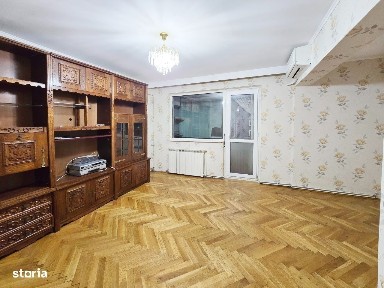 3 camere, Centru, 923 EUR/mp, etaj 4