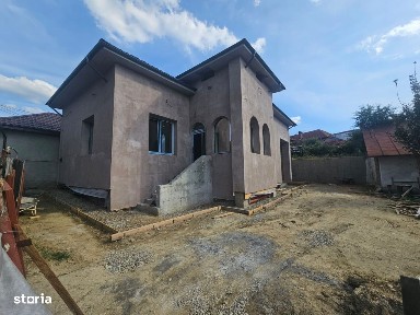 Casă de vânzare în Curtea de Argeș, str Oituz.