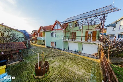 DE VANZARE DOUA CASE in zona de PARC ideale pentru doua familii