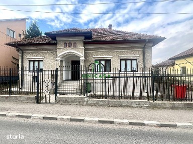 Casa Centru/ 4 camere / teren 920mp
