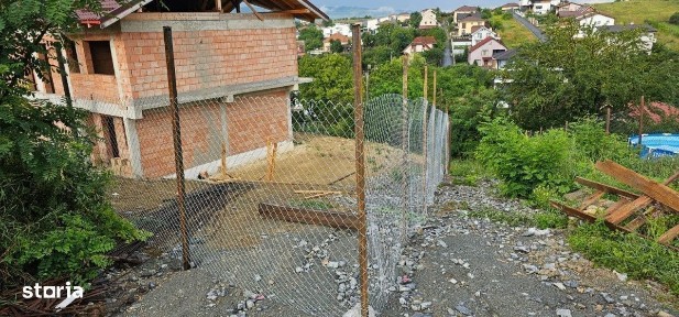 Casa tip duplex, 4 camere, 100 mp, teren 250 mp, Dezmir