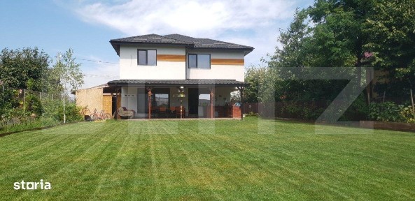 Casa de 175 mp utili totali, garaj, 850 mp de teren, Valea Lupului