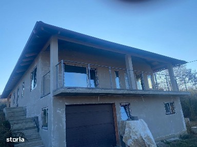 Casa cu garaj,S+P,t180 mp,teren 1600 mp imediat ocupabila în Ceas