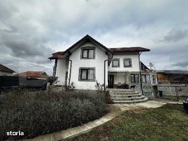Casa P+E+M, 250 mp si 3400 mp teren, zona Arcani
