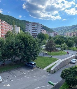 Apartament Racadau 3 camere cu vedere la Parcul Ursu