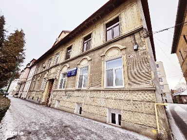 Apartament cu 3 camere, strada Castanilor