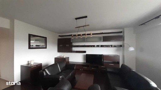 Inchiriez apartament Untold la 10-15 minute de mers pe jos