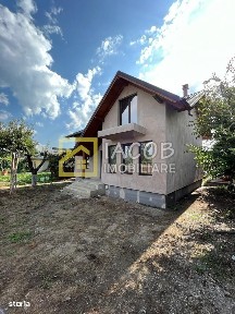 Casa la gri si teren 1070 mp, loc Dumbrava (Itesti), jud Bacau
