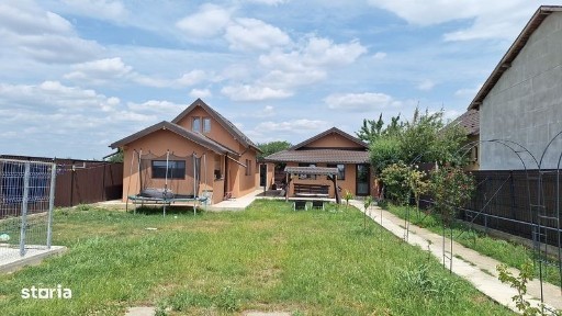 Case de vanzare (2 corpuri 50si 70 m2) anexe si beci in aceiasi curte