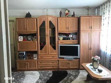 Inchiriez apartament 2 camere semi-decomandat