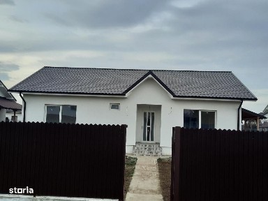 FARA COMISIOANE in COMPLEX DE CASE, casa cu 4 camere 2 bai PARTER +pod