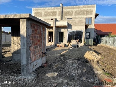 Vila P+1 duplex de vanzare in Vanatori cu utilitati