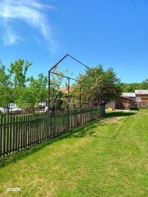 Botosani - 15 min, Casa cu teren de 2500 mp si loturi individuale