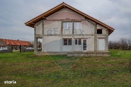 Casă cu 4 camere de vânzare la lecea Mare. Comision 0% la cumparator!