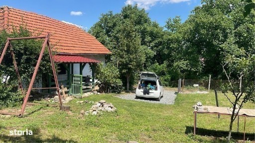 Casa de vara cu gradina de vanzare in Badeni