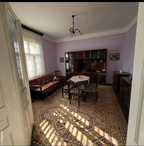 Vand casa la tara, mobilata si utilata