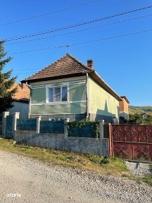 Casa de vanzare locuibila.