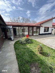 Proprietate 4 camere, 4 bai, teren 555 mp, Eforie Sud