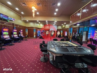 Spatiu comercial de vanzare, 872 mp, zona Piata Civica