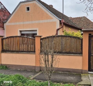 Vans casa cu garaj si terasa situat ultracentral