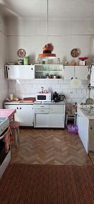 Vand Casa in centrul istoric oras Abrud mobilata si utilata.