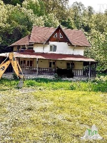 VIla 5 camere + casa rustica 4 camere, teren 5699 mp, ideal pentru inv