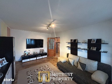 De vanzare apartament 3 camere Aradul Nou
