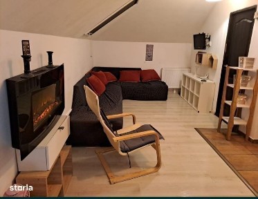 Vand apartament la.mansarda 4 camere