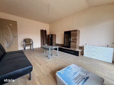 Apartament de 2 camere decomandate, parcare, strada Eroilor