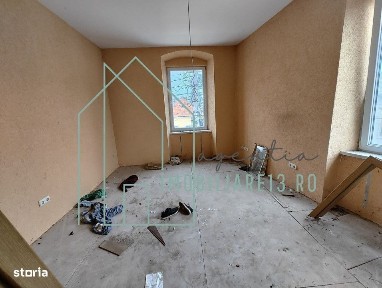 Casa centrala de inchiriat, pretabila pt diverse activitati comerciale