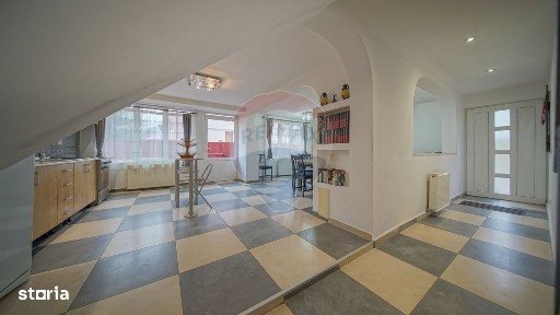 COMISION 0! Pensiune cu 7 camere de vânzare in Moieciu