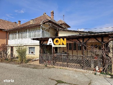 Casa 4 camere, 525 mp teren, zona Centru