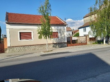 Tileagd, Trandafirilor 27