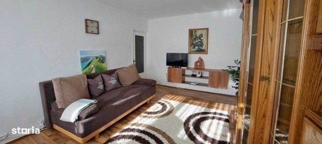 Vand apartament ingrijit cu 2 camere - zona Podgoria