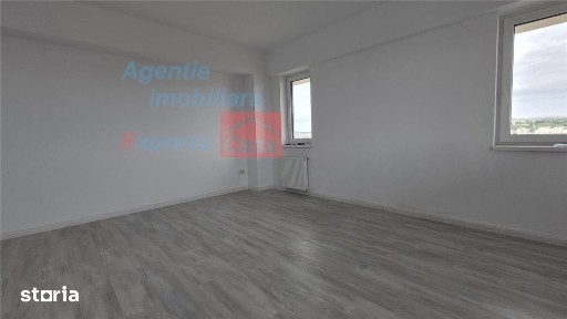 Apartament 3 camere, Semicentral (700 m de Podu Ros)