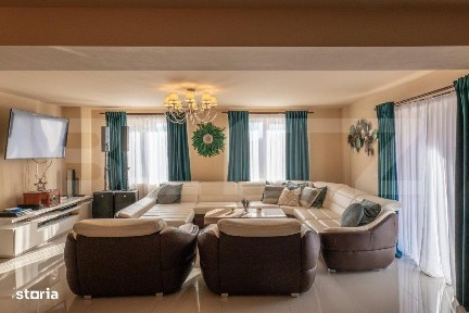 Casa superba de vacanta cu lac de pesti, in comuna Livezile