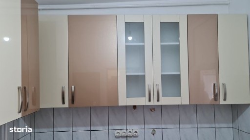 Ofer spre inchiriere garsoniera