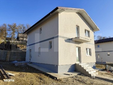 Casa cu etaj, 4 camere, 600 mp teren, Valea Lupului