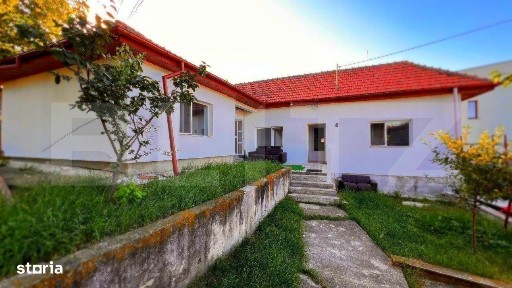 Casa, 3 camere, 100 mp utili, zona Sararie