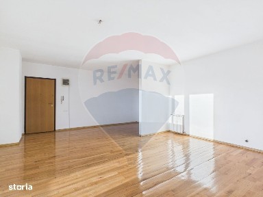 Apartament spatios 3 camere, locuinta sau birou