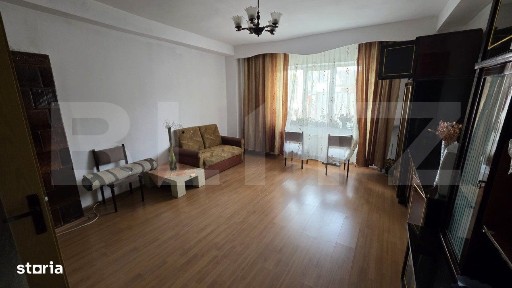 Casa de vanzare, cu 4 camere, 120 mp, teren de 700 mp, zona centrala