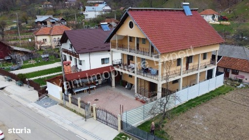 Casă de vânzare în comuna Corbeni, Județ Argeș.