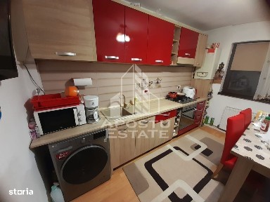 Apartament cu 2 camere, decomandat, parter inalt,centrala proprie