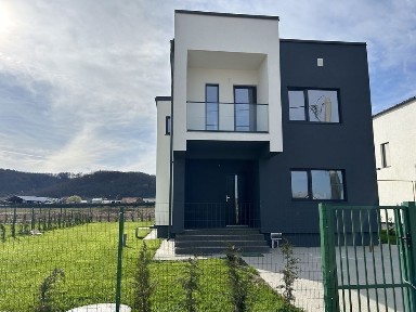 Case vanzare in cartier rezidential 10min de Pitesti 5min de Mioveni