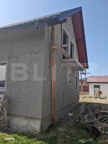 Casa de vanzare Tarlungeni - 5 camere, teren, garaj, intabulata