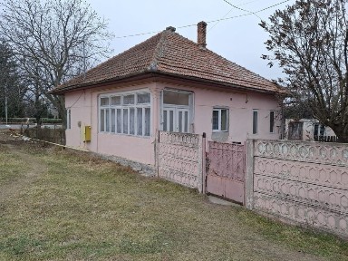 Vand casă în Baru zona centrală