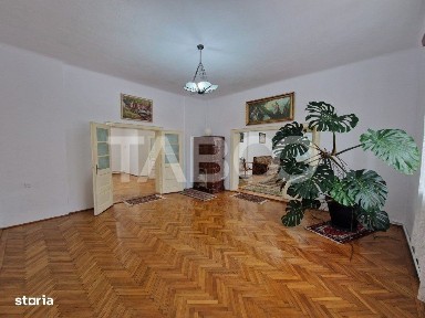 Apartament central 4 camere spatiu comercial garaj si pivnita Sibiu